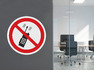 Запрещается пользоваться мобильным телефоном или р